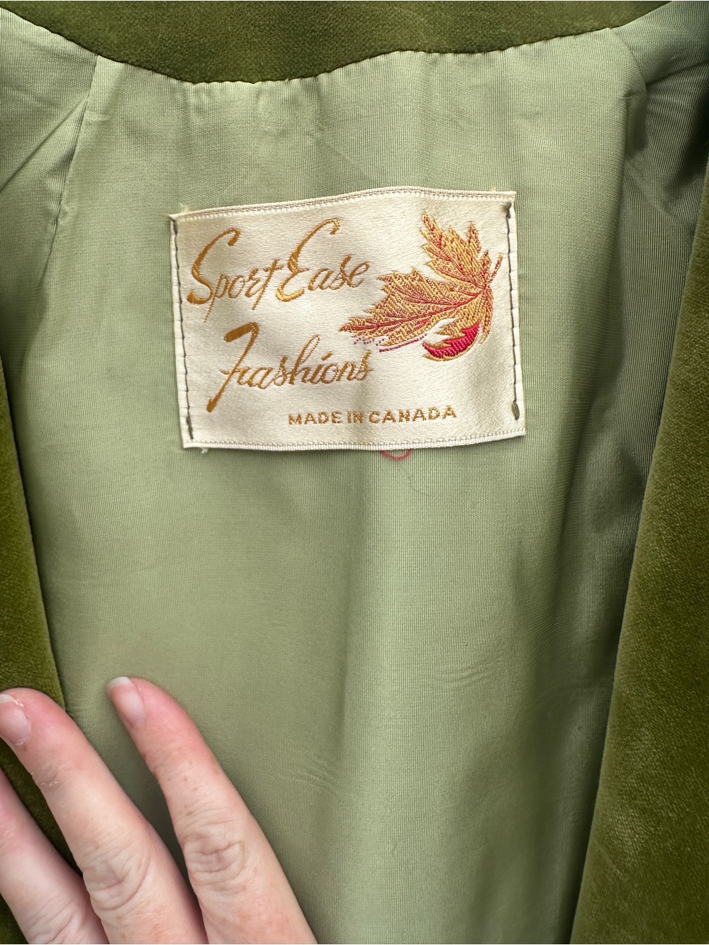 Vintage Sport Ease Fashions Olive Green Velvet Women's Cape Coat - Picture 2 of 5